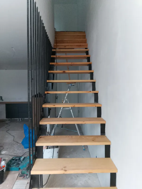 escalier en bois et acier